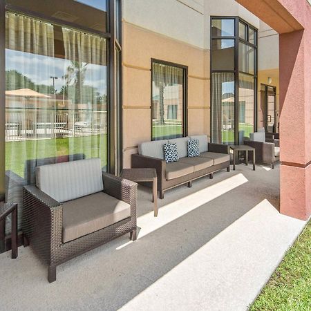 Courtyard By Marriott Bryan College Station Hotel Exterior foto