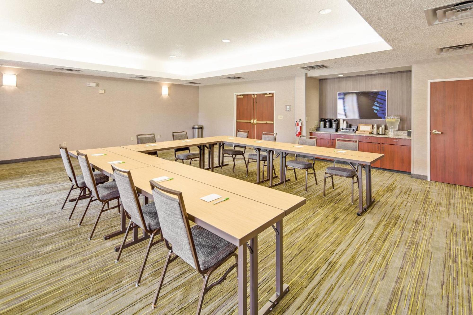 Courtyard By Marriott Bryan College Station Hotel Exterior foto
